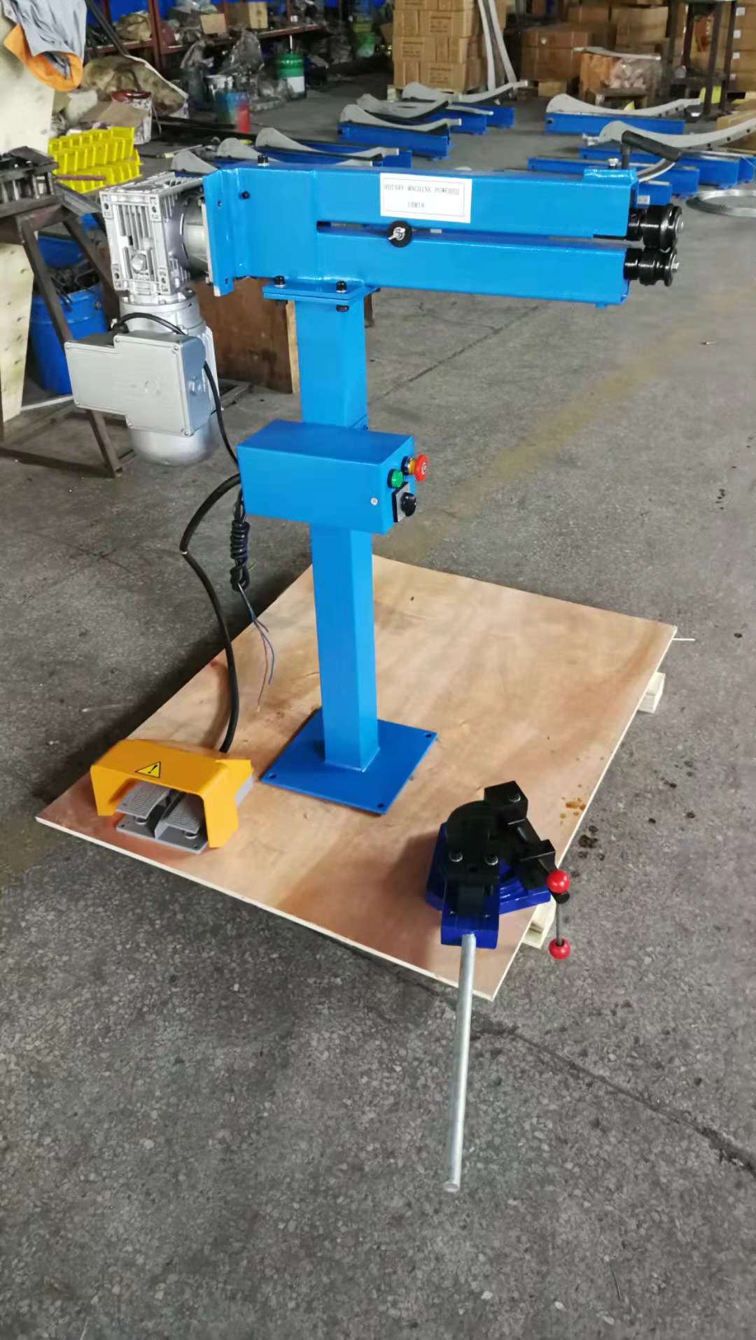 RM18 Manual Metal Sheet Rotary - Bead Roller Sheet Metal Forming Machine recension och pris